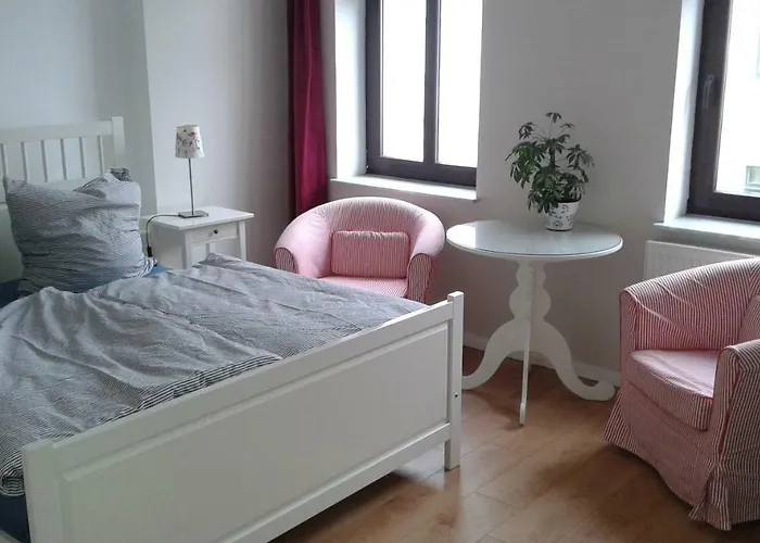 3 Raum In 2 Km Vom Stadtzentrum Entfernt Lägenhet