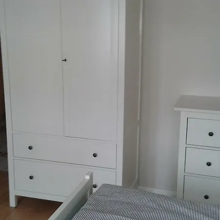 3 Raum In 2 Km Vom Stadtzentrum Entfernt Apartment *